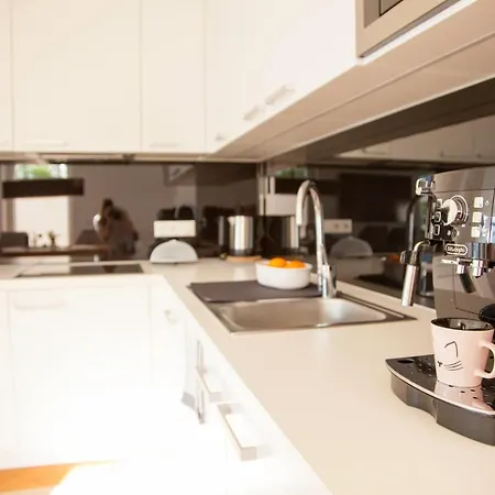 Top! Exklusive Seewohnung In Velden Wahlweise Mit Motorboot * Augsdorf