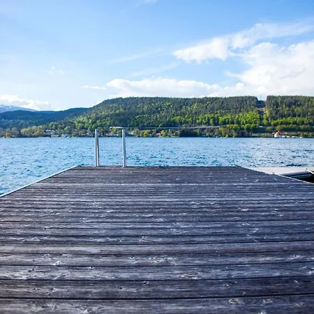 Top! Exklusive Seewohnung In Velden Wahlweise Mit Motorboot Daire