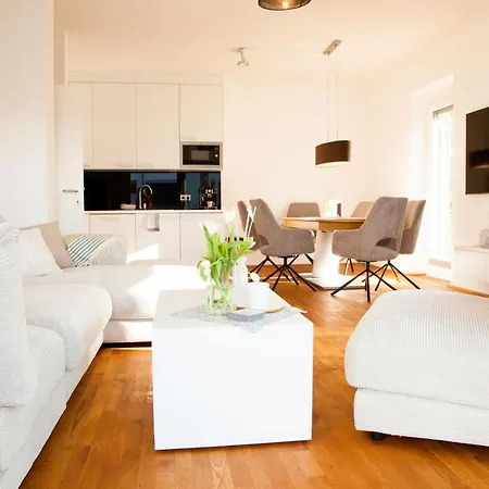 Daire Top! Exklusive Seewohnung In Velden Wahlweise Mit Motorboot *